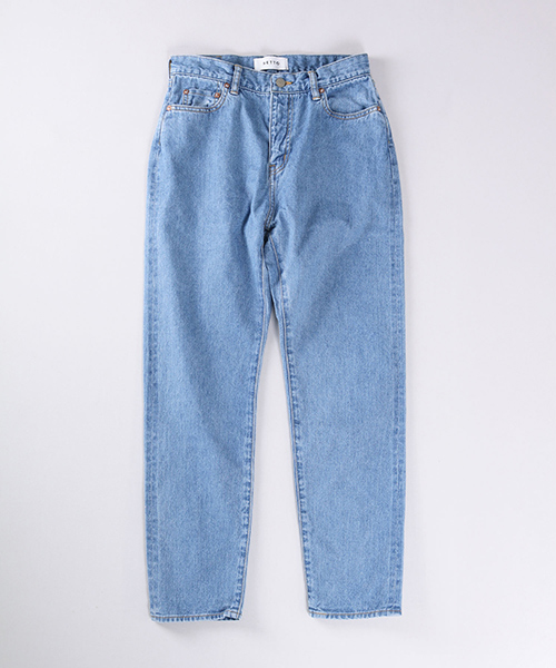 TAPERED JEANS